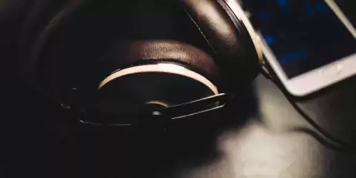 Εύκολη ακροαση